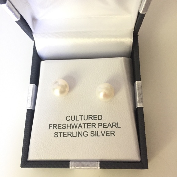 New Cultured Freshwater Pearl On Sterling Silver - Picture 3 of 5
